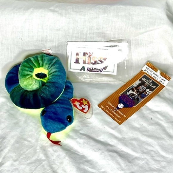 Randy Johnson Bobblehead 2007 Collector’s Edition with TY Beanie Baby Snake - Picture 2 of 4